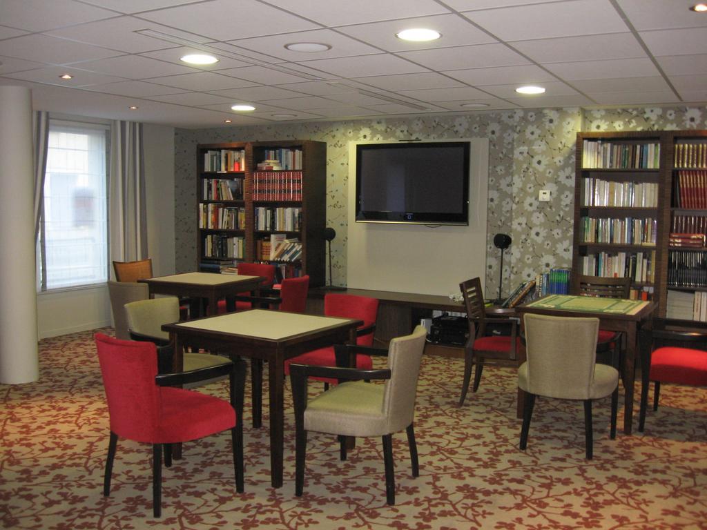 Domitys Le Parc Balsan Aparthotel Chateauroux Exterior photo
