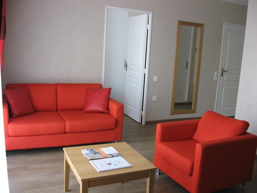 Domitys Le Parc Balsan Aparthotel Chateauroux Exterior photo