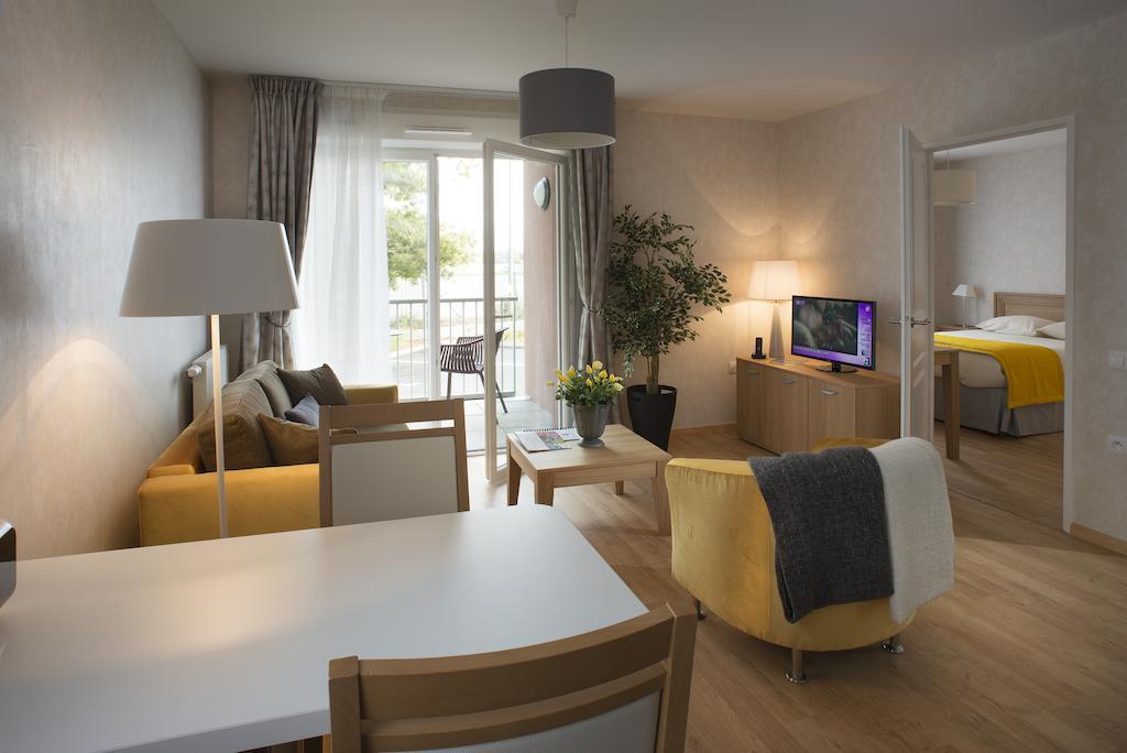 Domitys Le Parc Balsan Aparthotel Chateauroux Room photo
