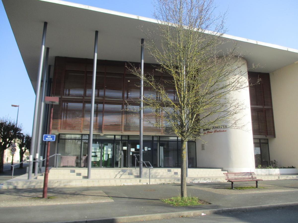 Domitys Le Parc Balsan Aparthotel Chateauroux Exterior photo