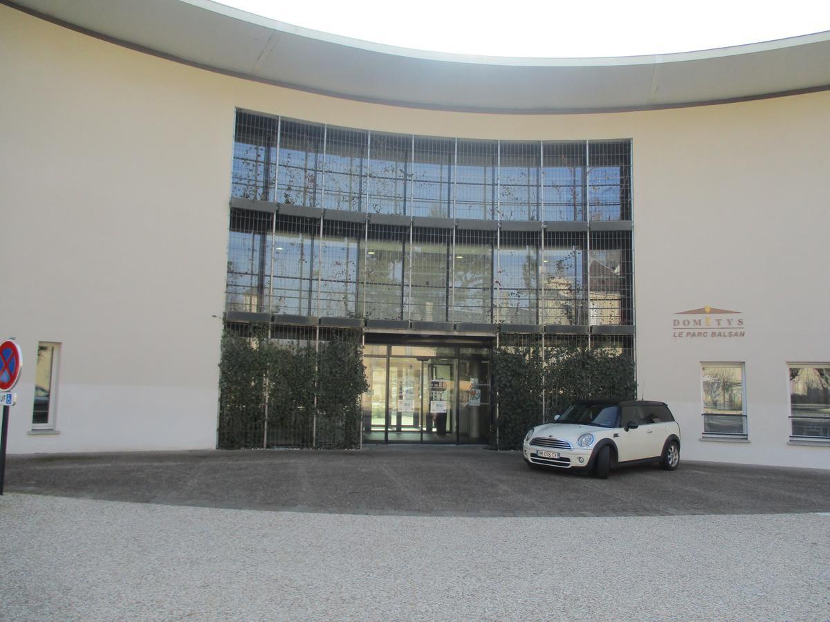 Domitys Le Parc Balsan Aparthotel Chateauroux Exterior photo